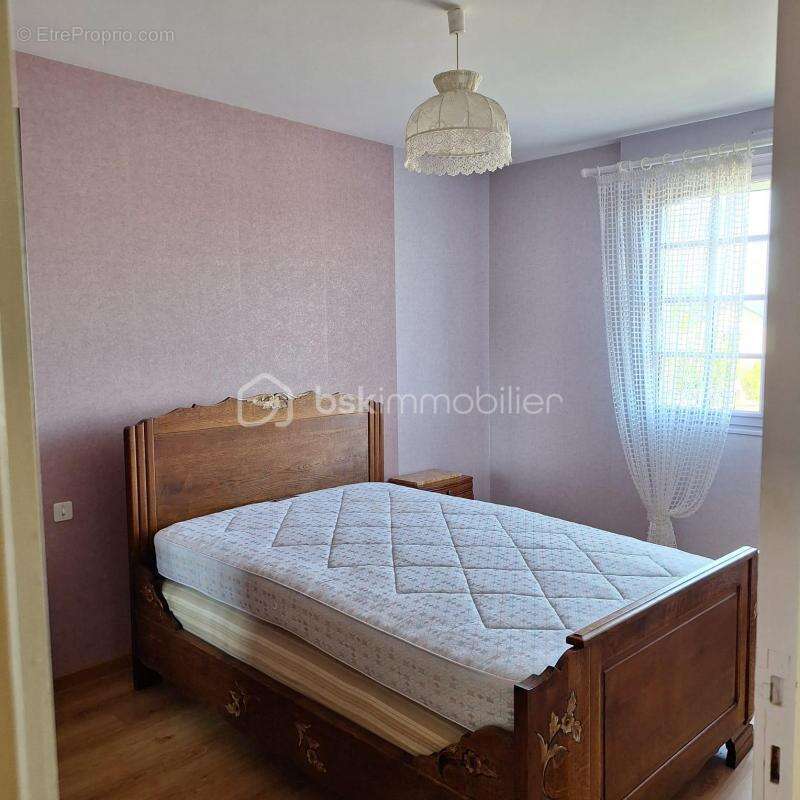 Maison à SAINT-GEORGES-BUTTAVENT