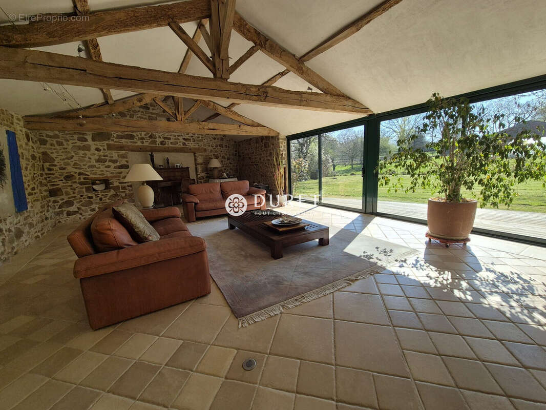 Maison à VENANSAULT