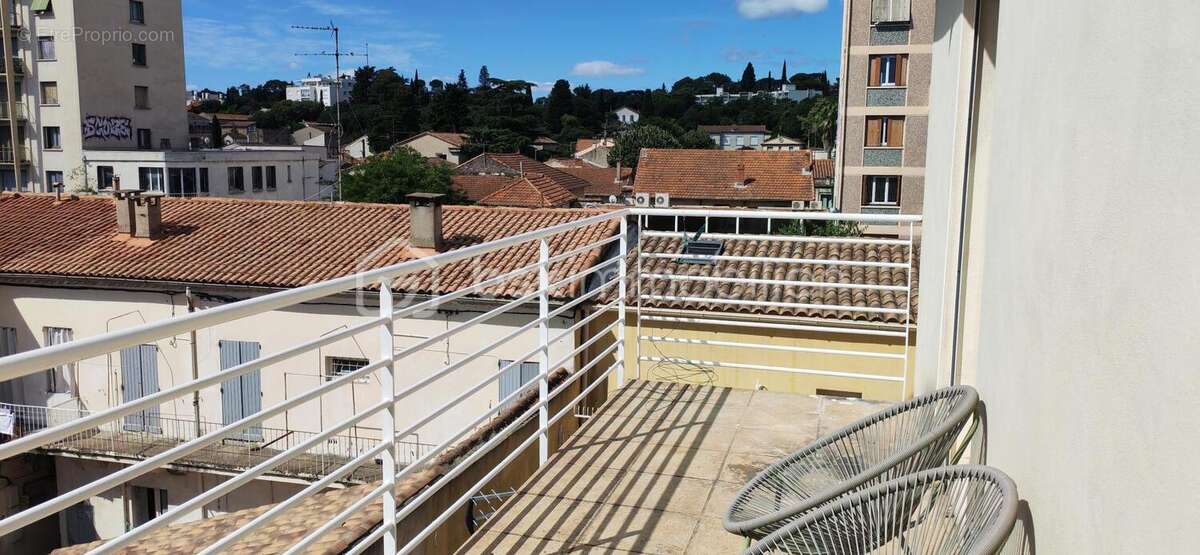 Exclusivite - appartement en triplex entierement renove – terrasses - box et parking - photo 3