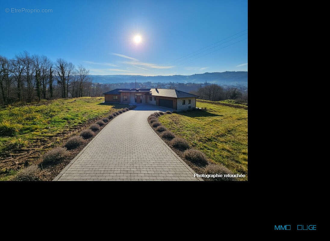 Terrain à LIVINHAC-LE-HAUT