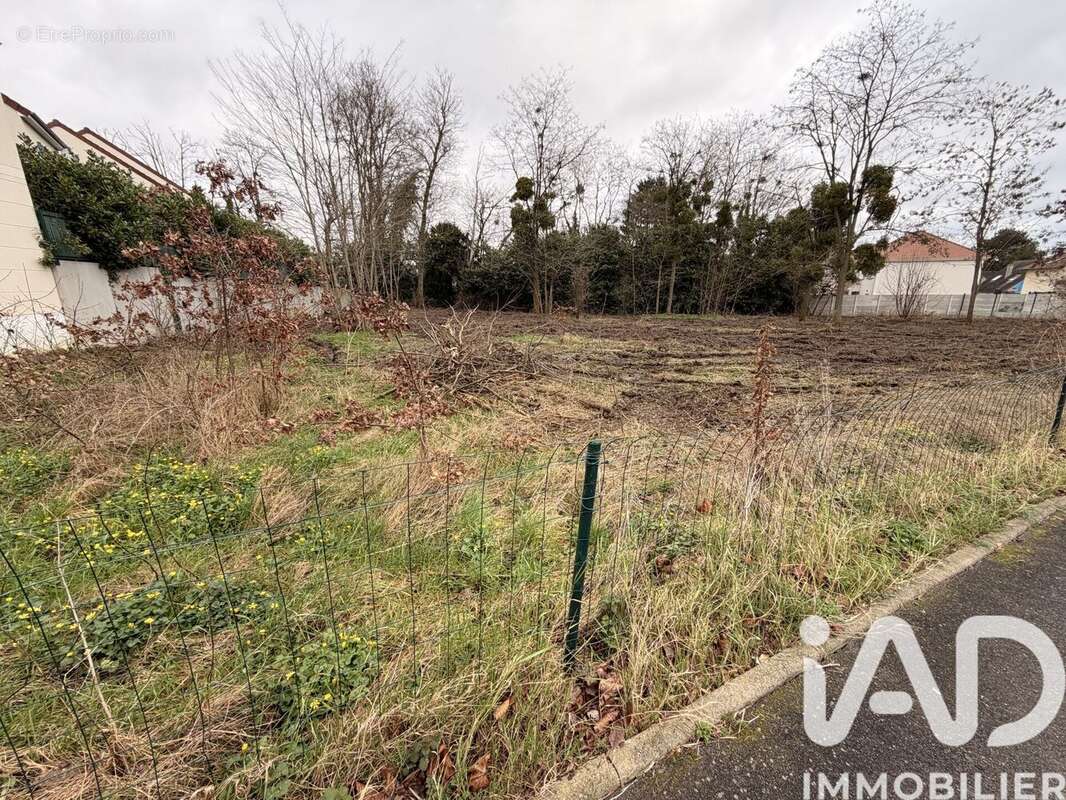 Photo 2 - Terrain à VILLECRESNES