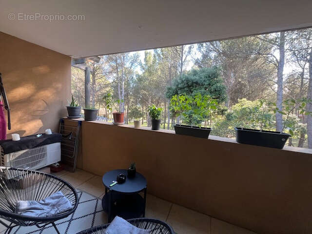 SAUMANE DE VAUCLUSE dans résidence sécurisée, au calme joli appartement T2 avec terrasse. - photo 2