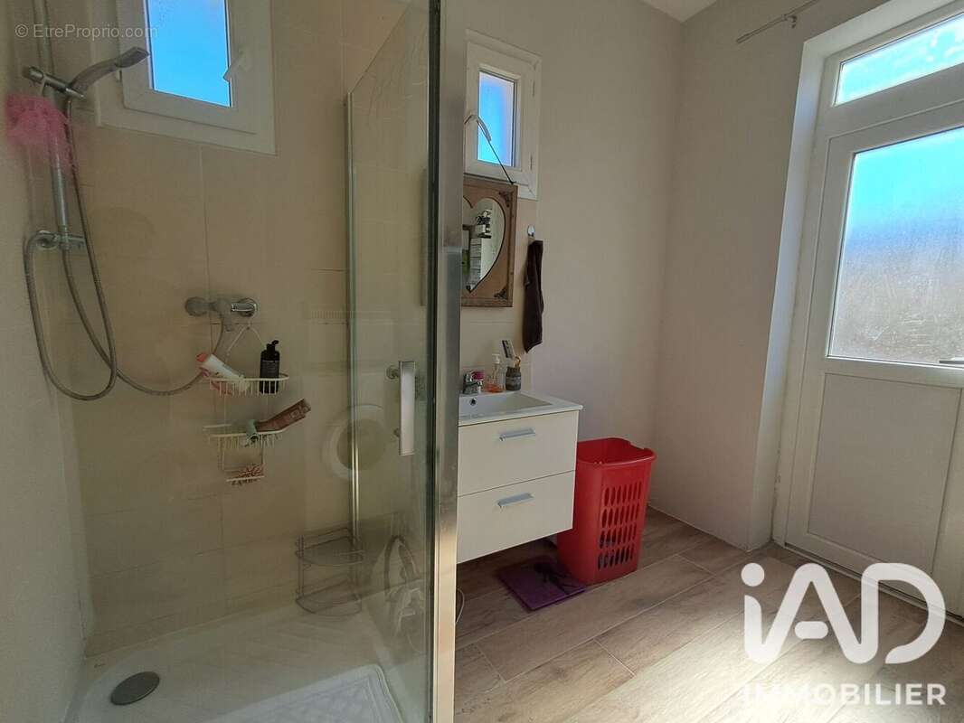 Maison 133 m² à Roubia  - photo 6