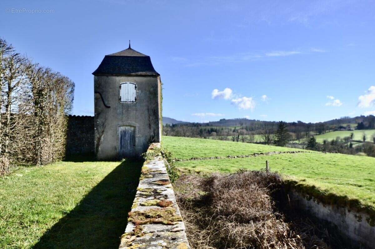 Maison à LA CLAYETTE