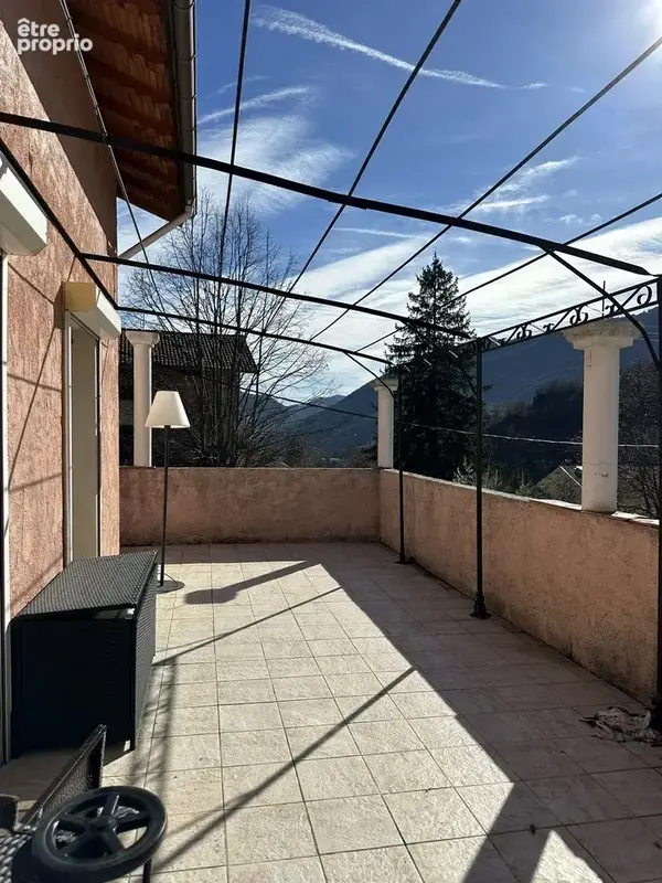 Villa 5 pièces de 128 m2 avec très grande terrasse, parking et terrains. - photo 15