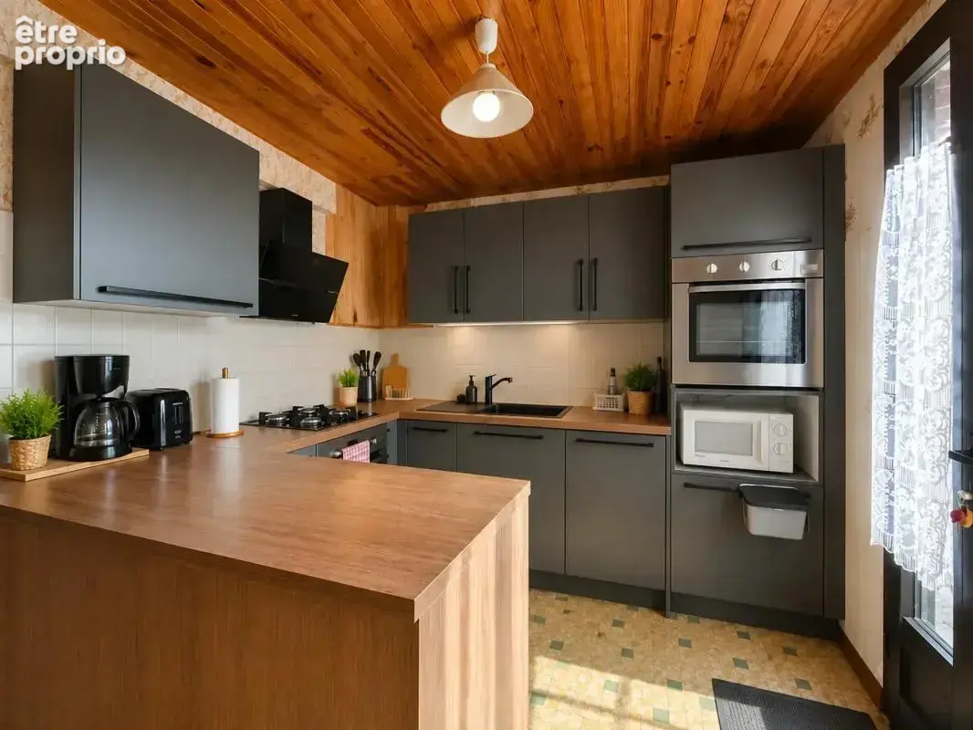 Maison de 9 pièces de 303m² à Guilly - photo 8