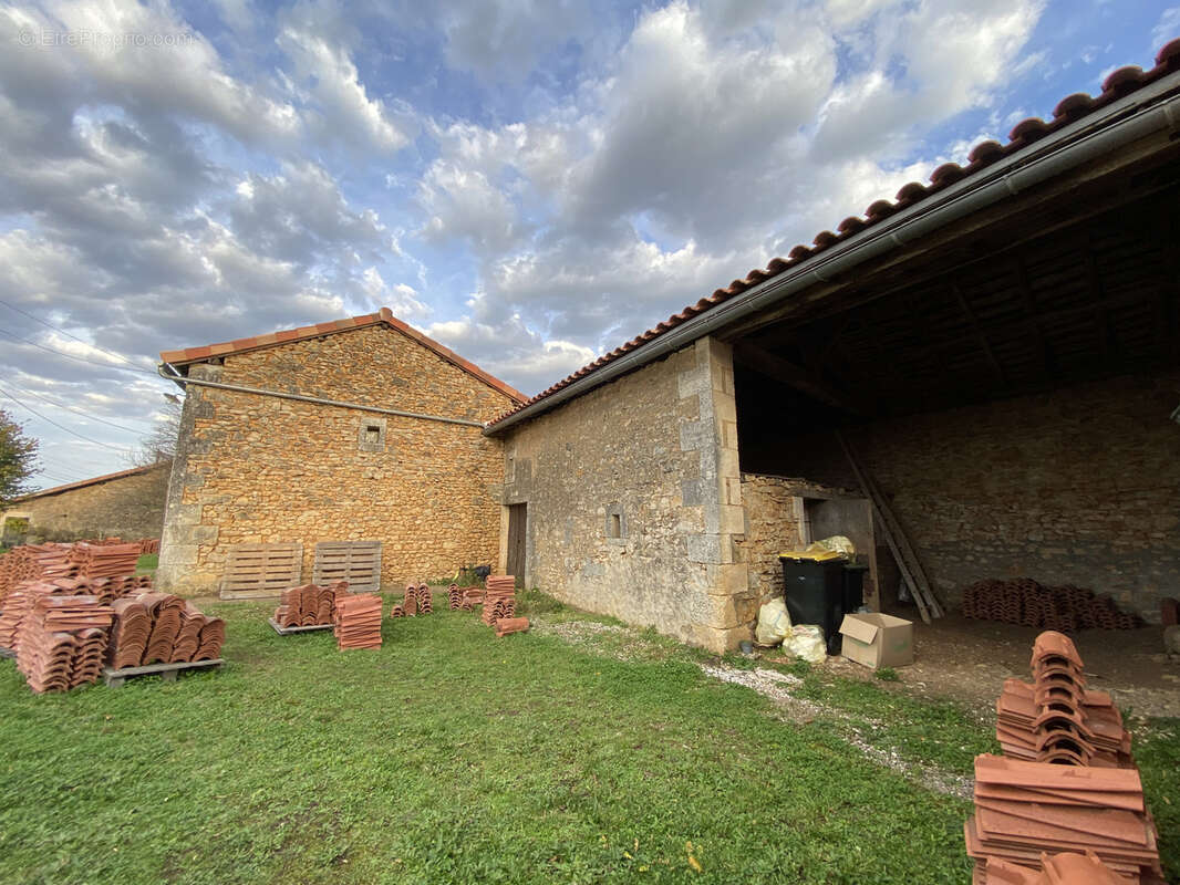 Maison à MARILLAC-LE-FRANC