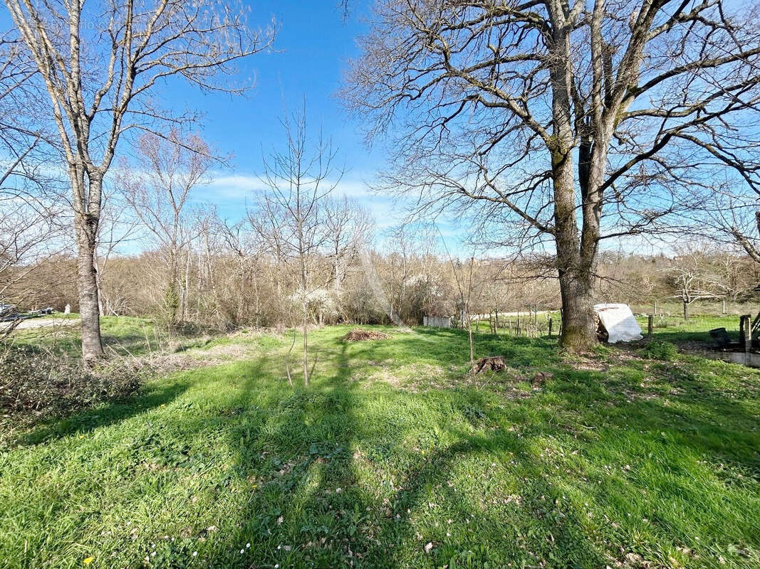 Terrain à DAUX