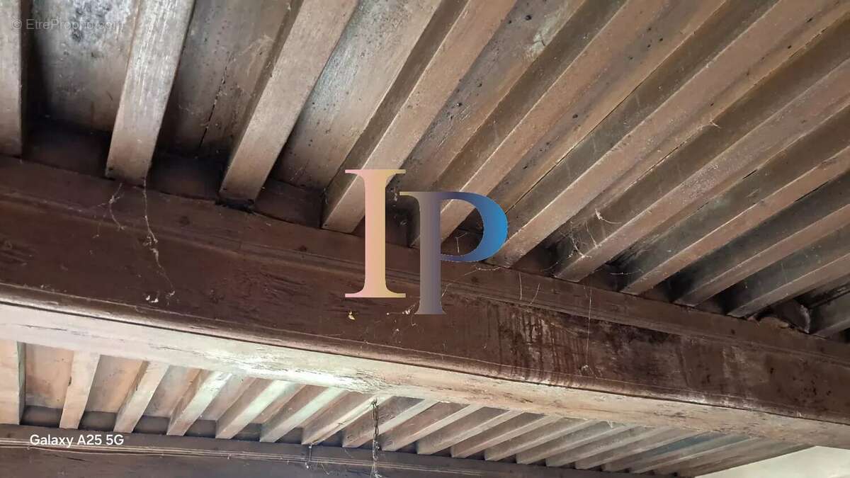 Maison à LA CLAYETTE