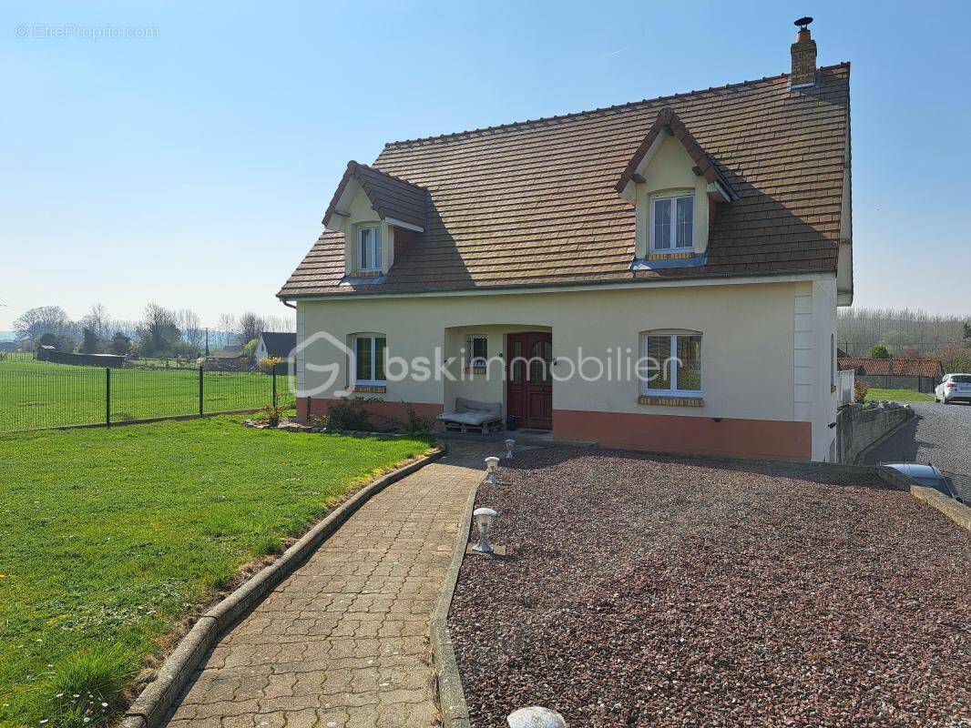 Maison à EAUCOURT-SUR-SOMME