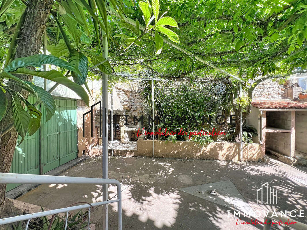 Maison à COURNONSEC