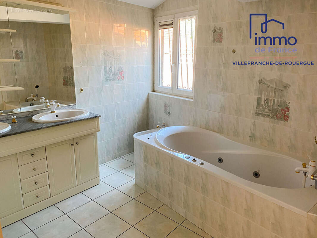 Immeuble de rapport avec local commercial - photo 9