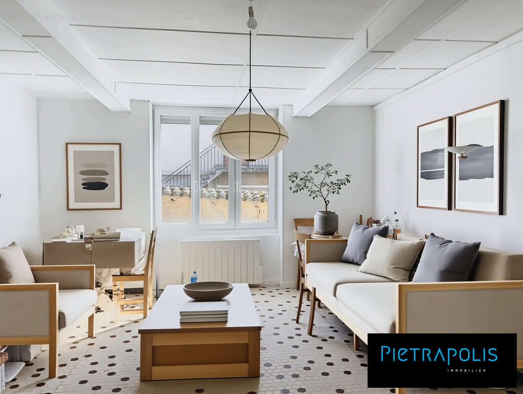 Appartement à GENAY