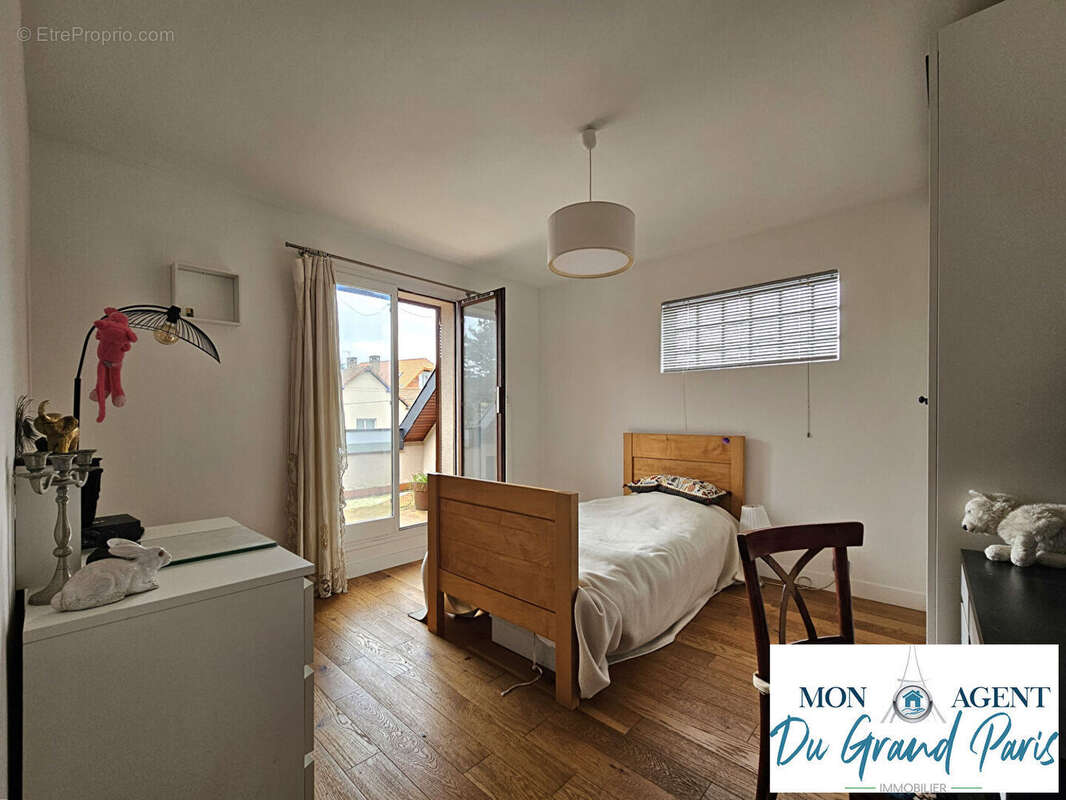 Maison à VERRIERES-LE-BUISSON