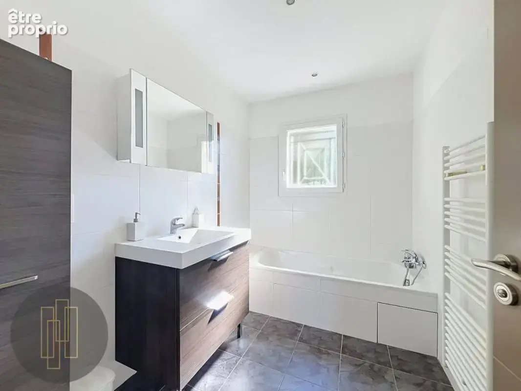 Maison 4 chambres et un bureau à Reyrieux - photo 7