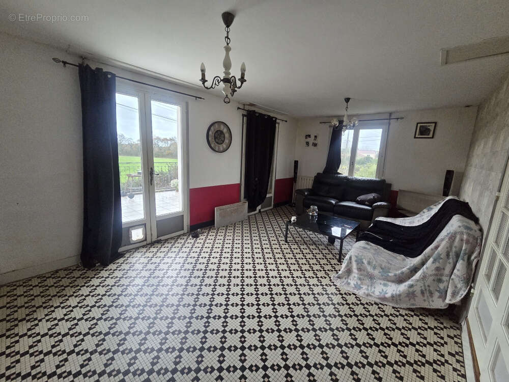 Maison à SAINT-MICHEL-CHEF-CHEF