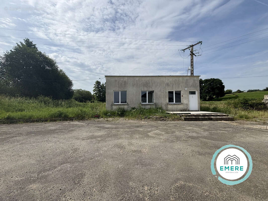 Maison 327 m² à Saint-Senier-De-Beuvron  - photo 4