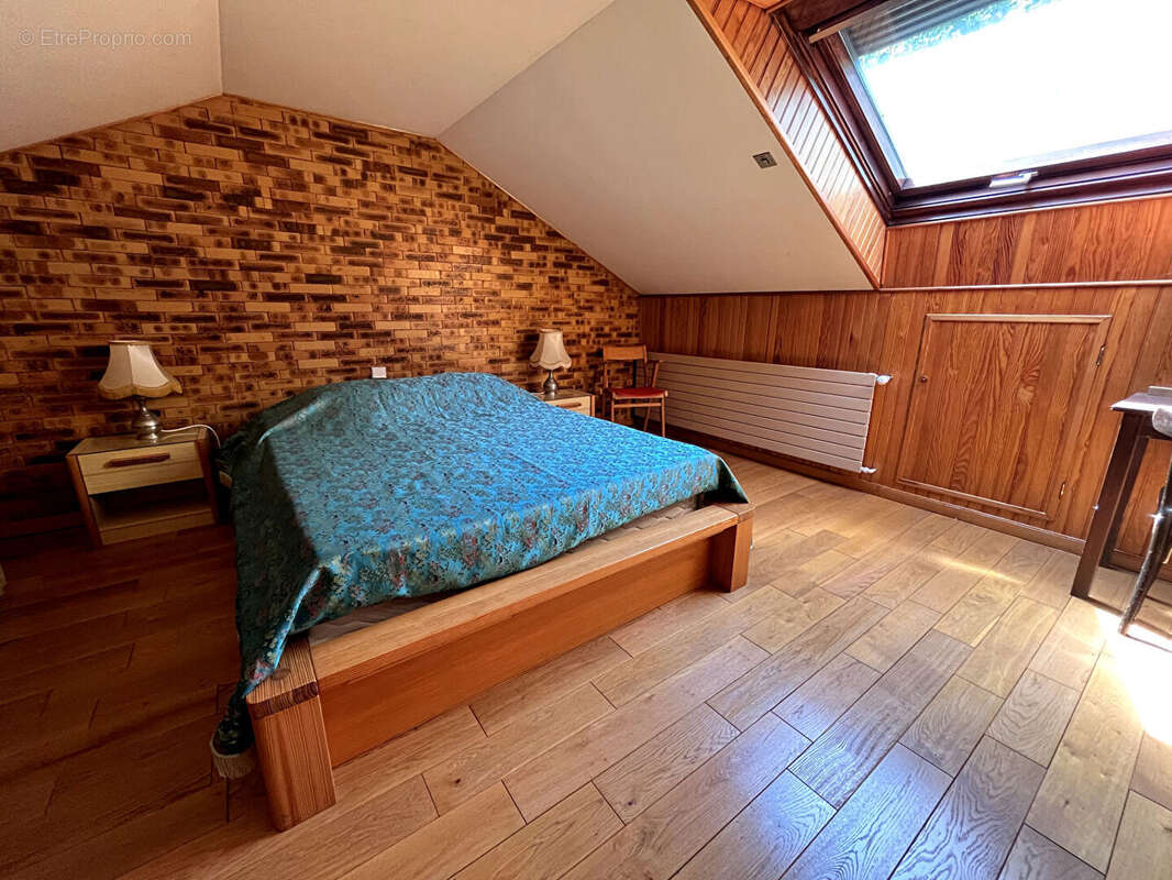 Maison à VOISINS-LE-BRETONNEUX