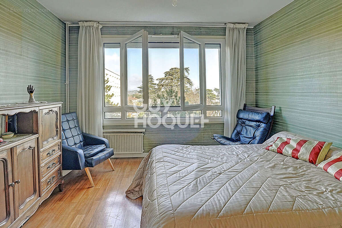 Appartement à SAINT-GENIS-LAVAL