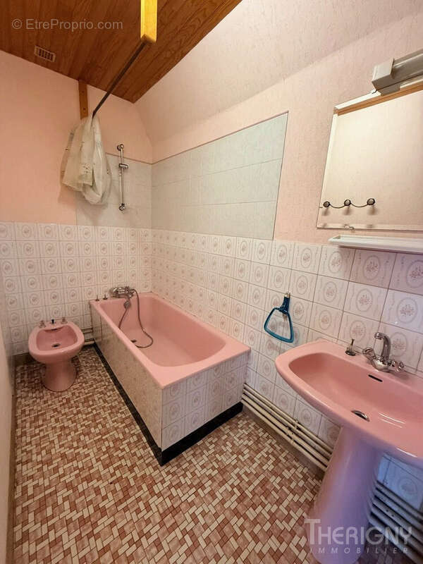 Maison à FEUQUIERES-EN-VIMEU