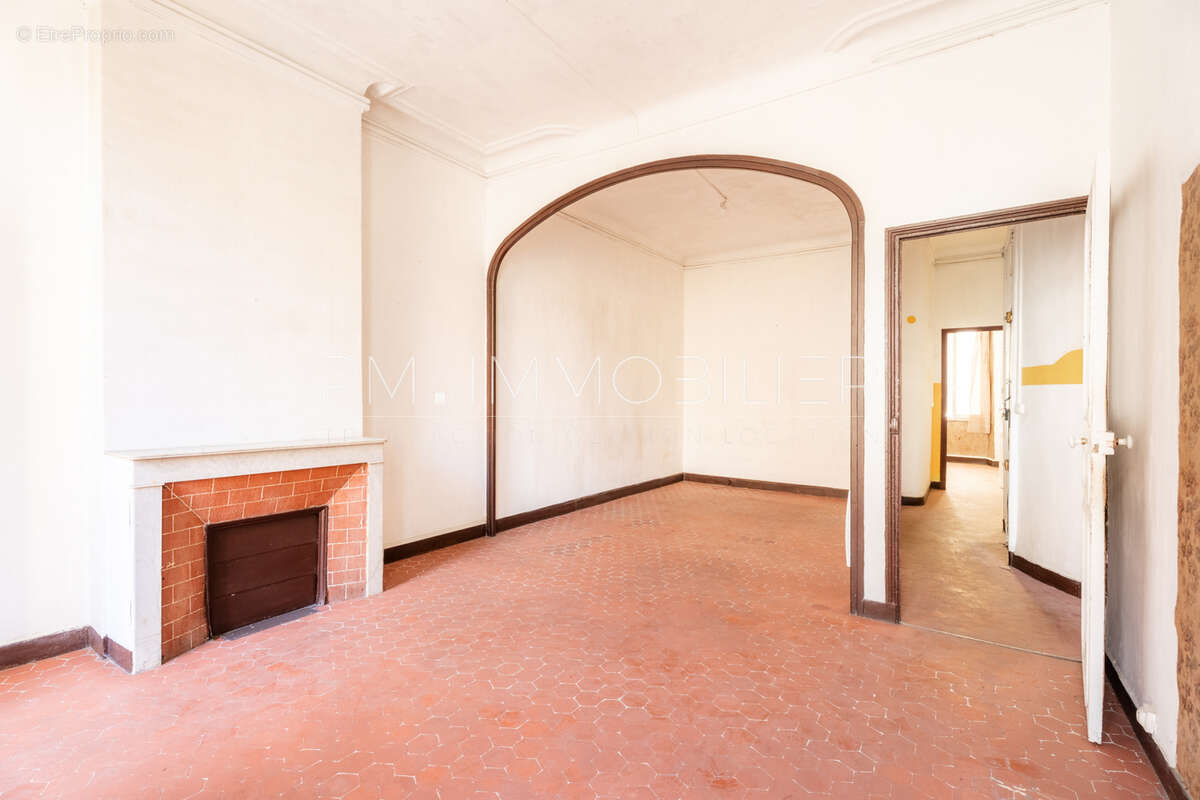 Appartement à MARSEILLE-2E