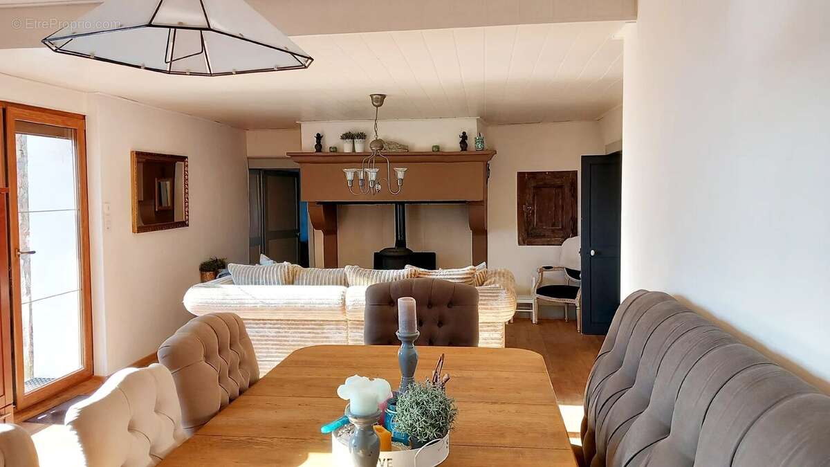 Maison à SAINT-BASLEMONT