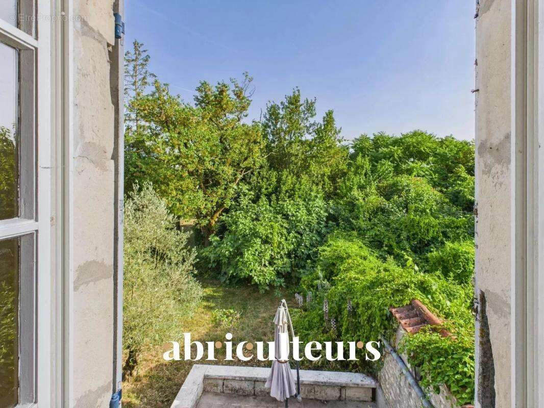 Maison à VILLENEUVE-LA-COMTESSE