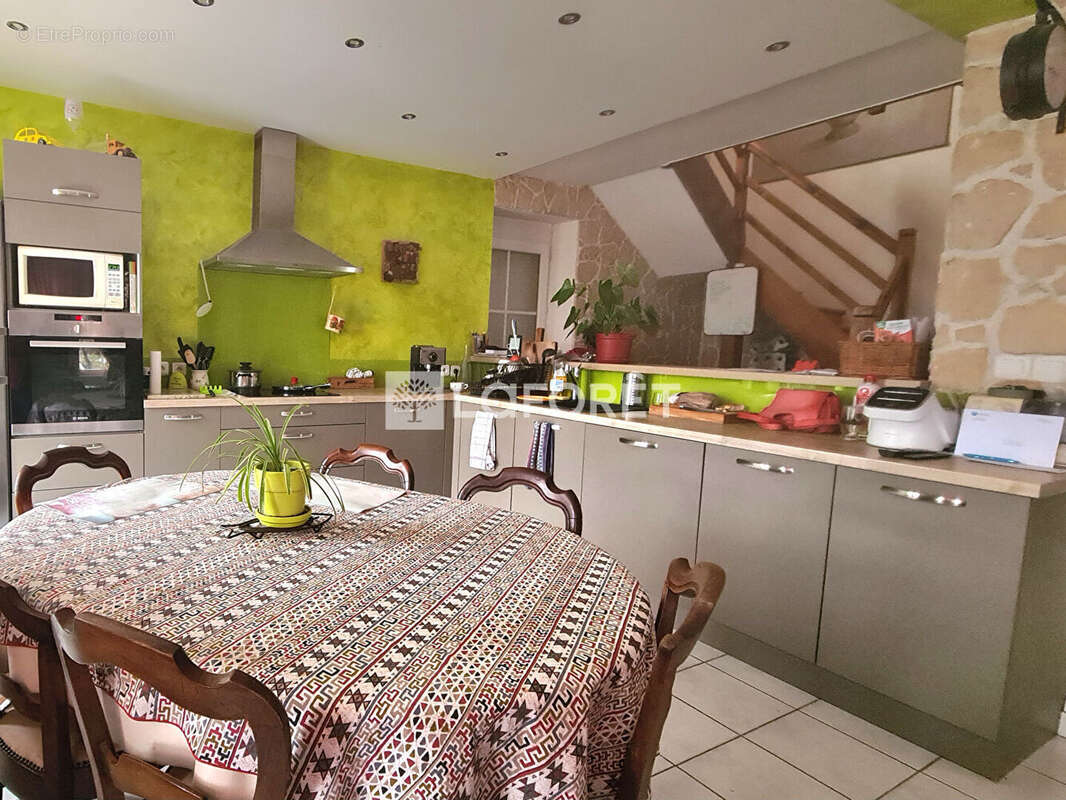 Maison à SAINT-GENEST-MALIFAUX