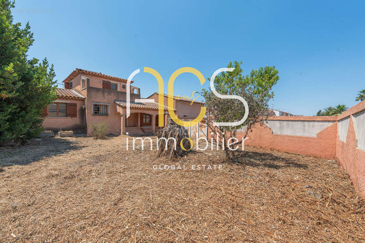 Maison à CHATEAUNEUF-LES-MARTIGUES