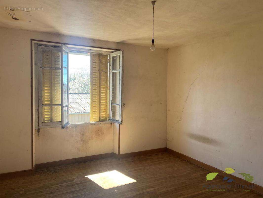 Maison à SAINT-HILAIRE-LES-COURBES