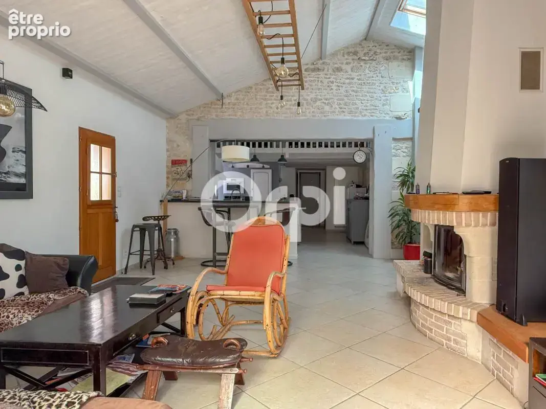 Maison charentaise en excellent état avec 60 m² de garage - photo 5