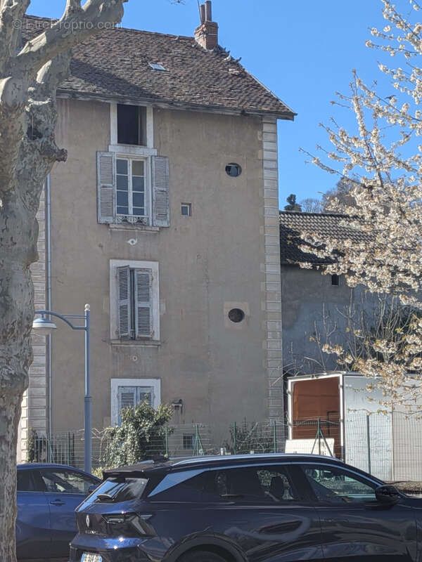 Appartement à RENAGE