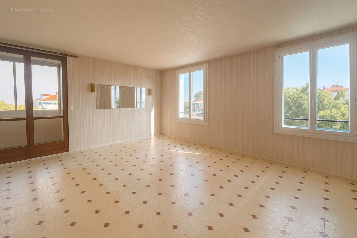 Appartement 82 m² à Biarritz  - photo 2