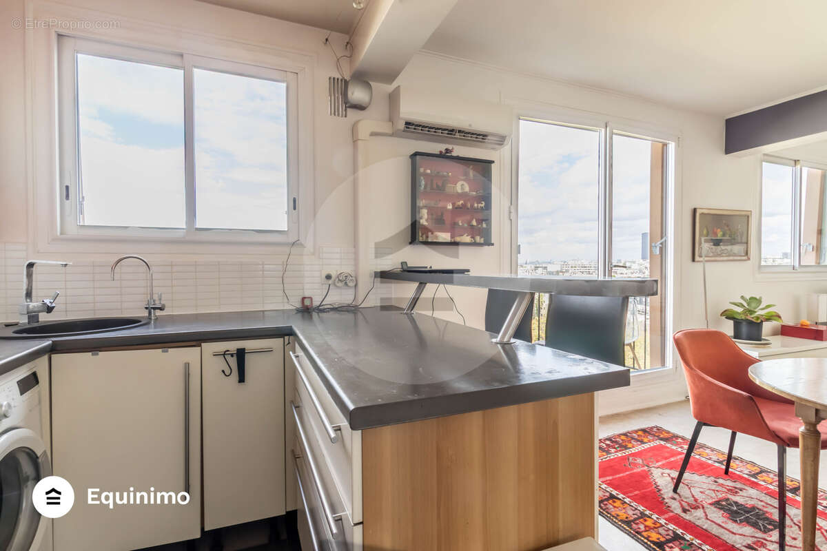 Appartement à PARIS-15E