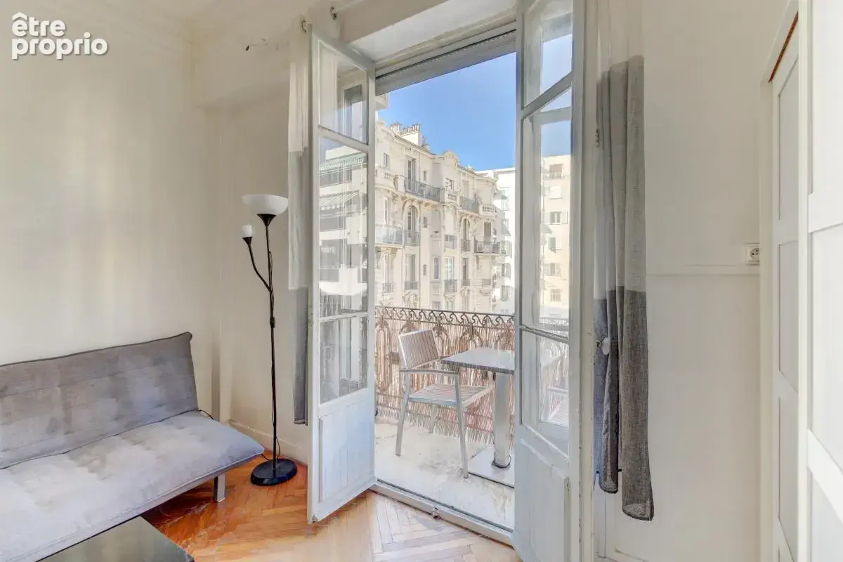Studio avec coin nuit et balcon – Nice Fleurs - photo 3