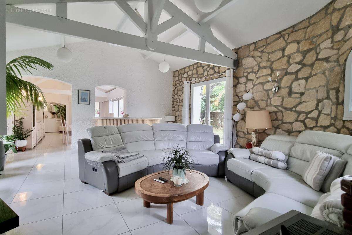 Gujan-mestras - villa 208m2 - 4/5 chambres - terrain 2231m2 - photo 5