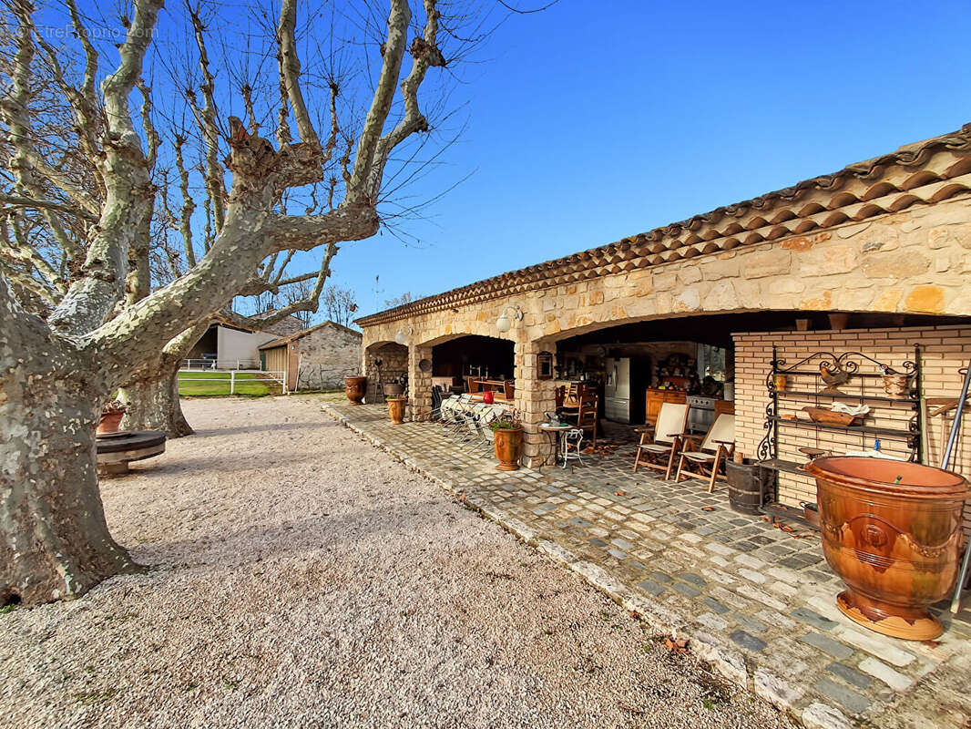 Maison à SAINT-VICTORET