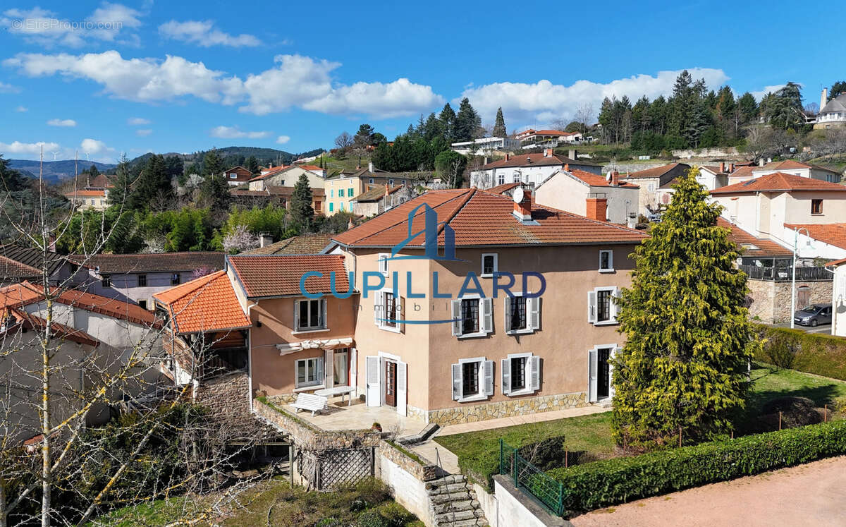 Maison à RENAISON