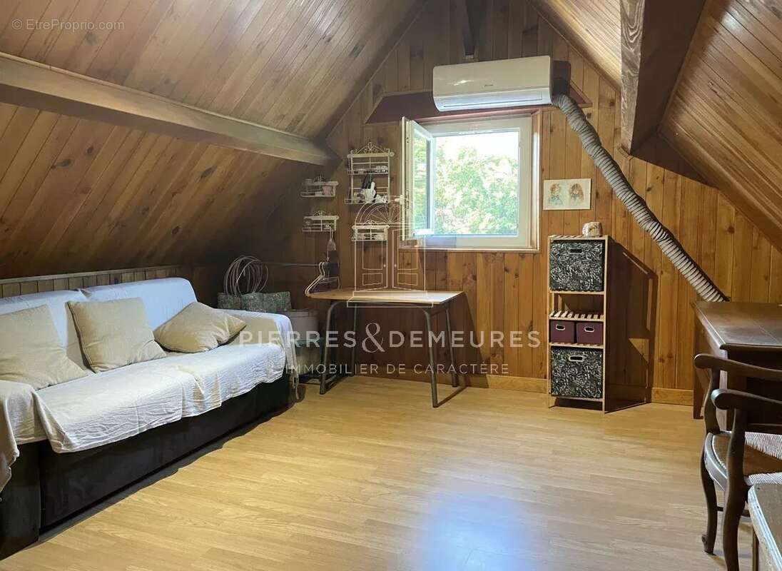 Maison à SAINT-BONNET-TRONCAIS