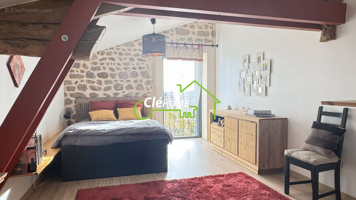 Maison à SAINT-CLEMENT-LES-PLACES