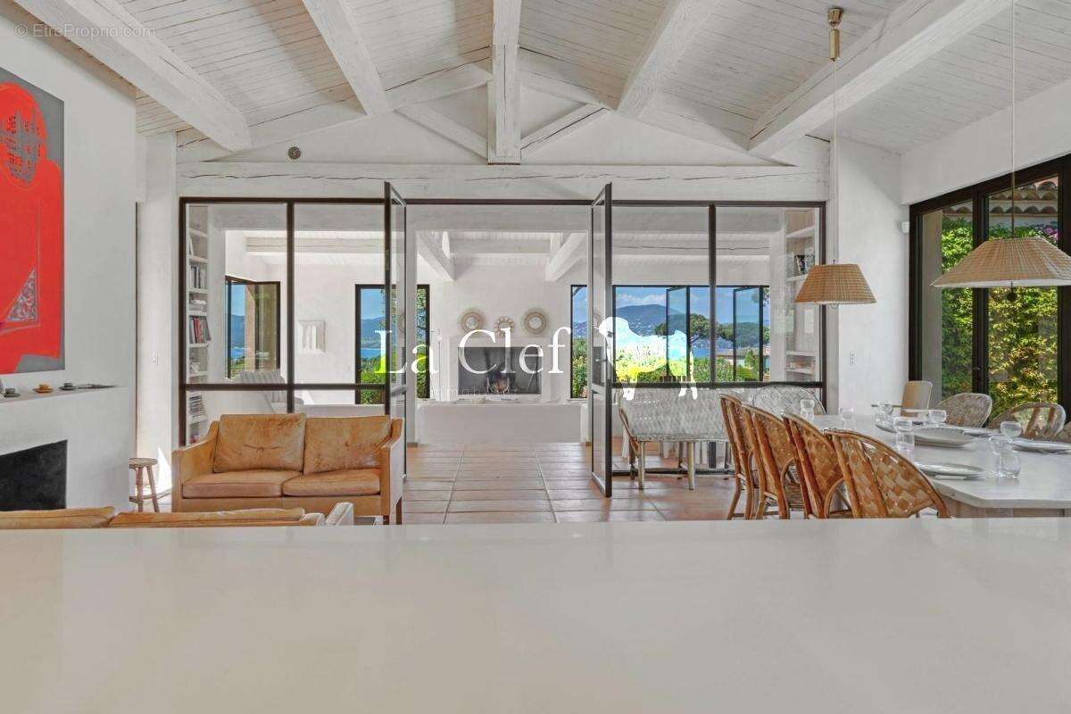 Maison à ROQUEBRUNE-SUR-ARGENS