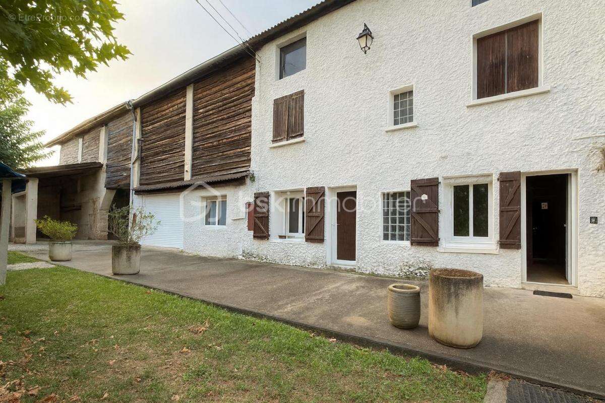 Maison à SAINT-HILAIRE-DU-ROSIER