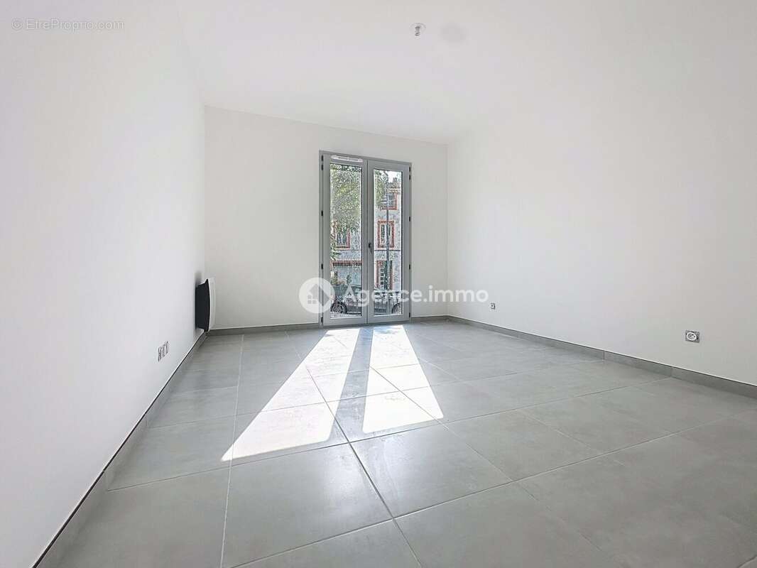 Appartement à FLASSANS-SUR-ISSOLE
