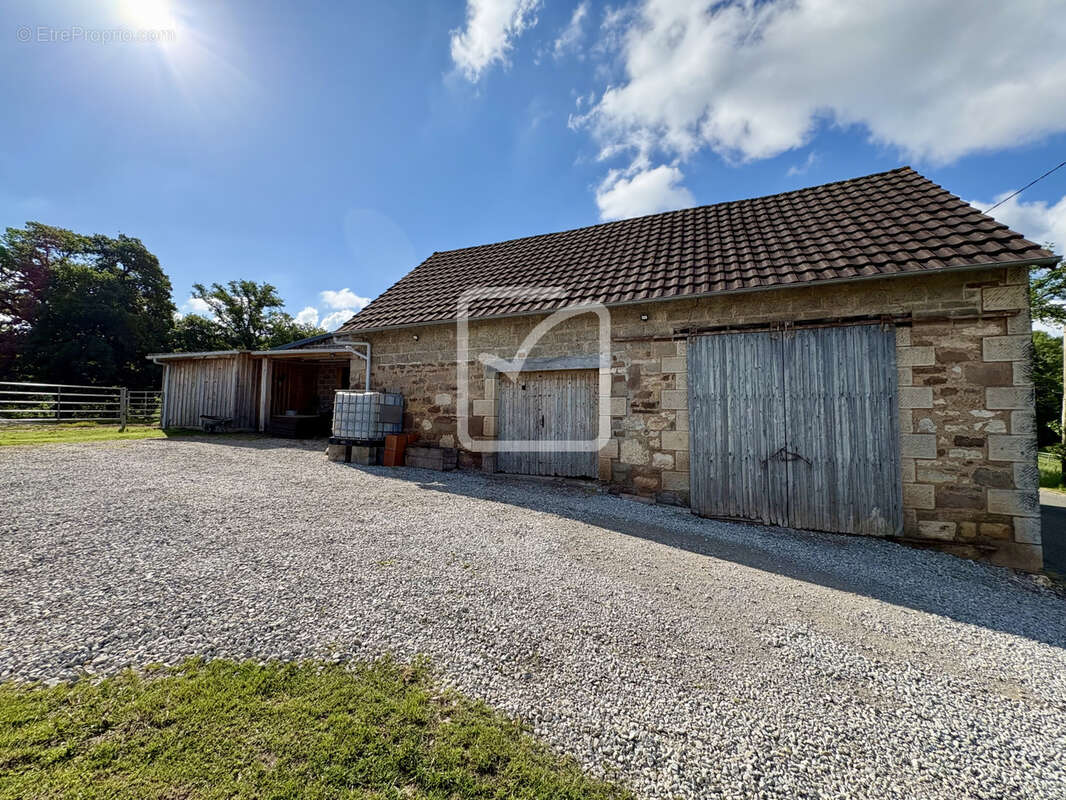 Maison à LARCHE