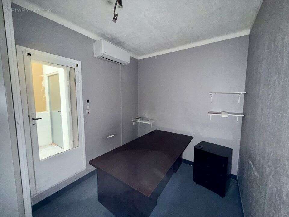 Istres immeuble T7 à vendre - 2 appartements - local - Appartement à ISTRES