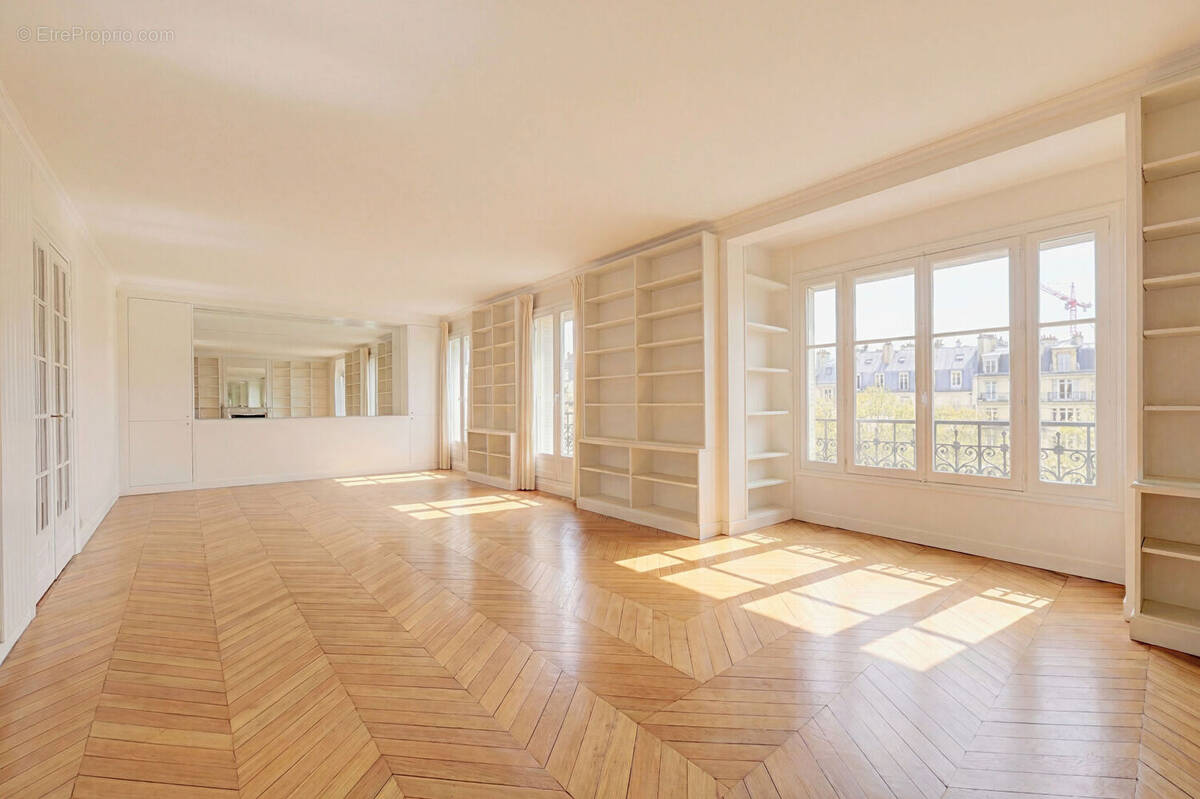 Appartement à PARIS-11E