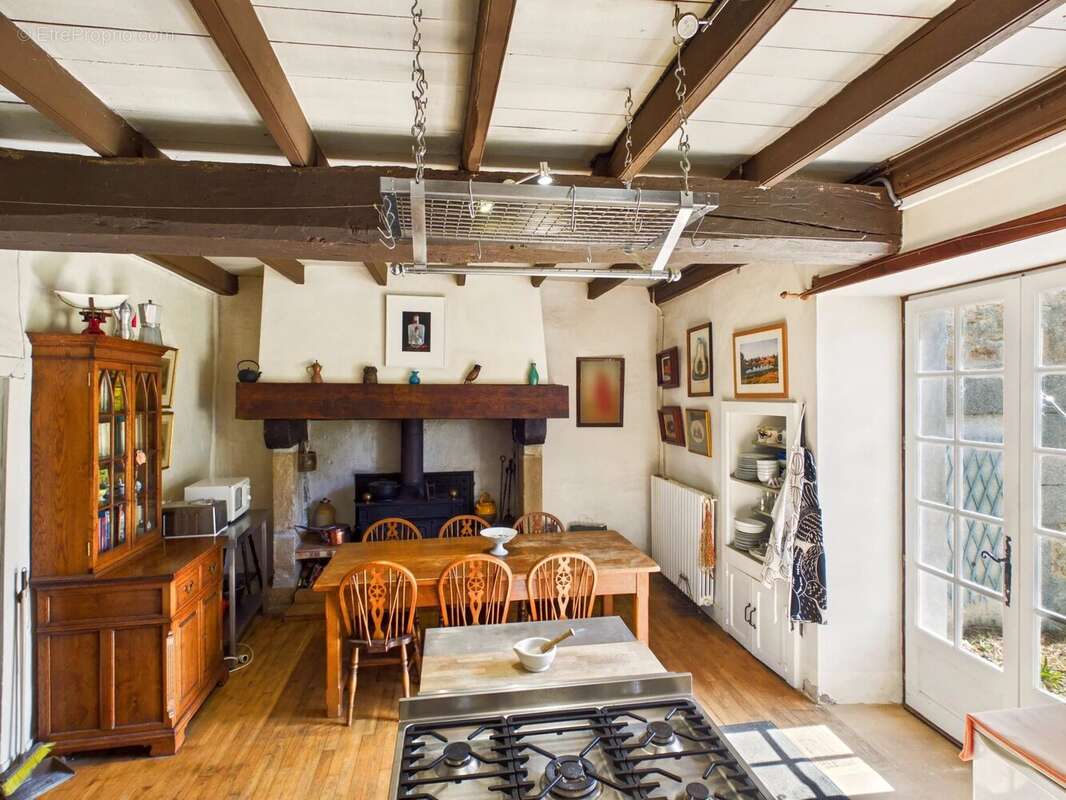 Maison en pierre  avec maison d'amis indépendante dans un hameau paisible - photo 3