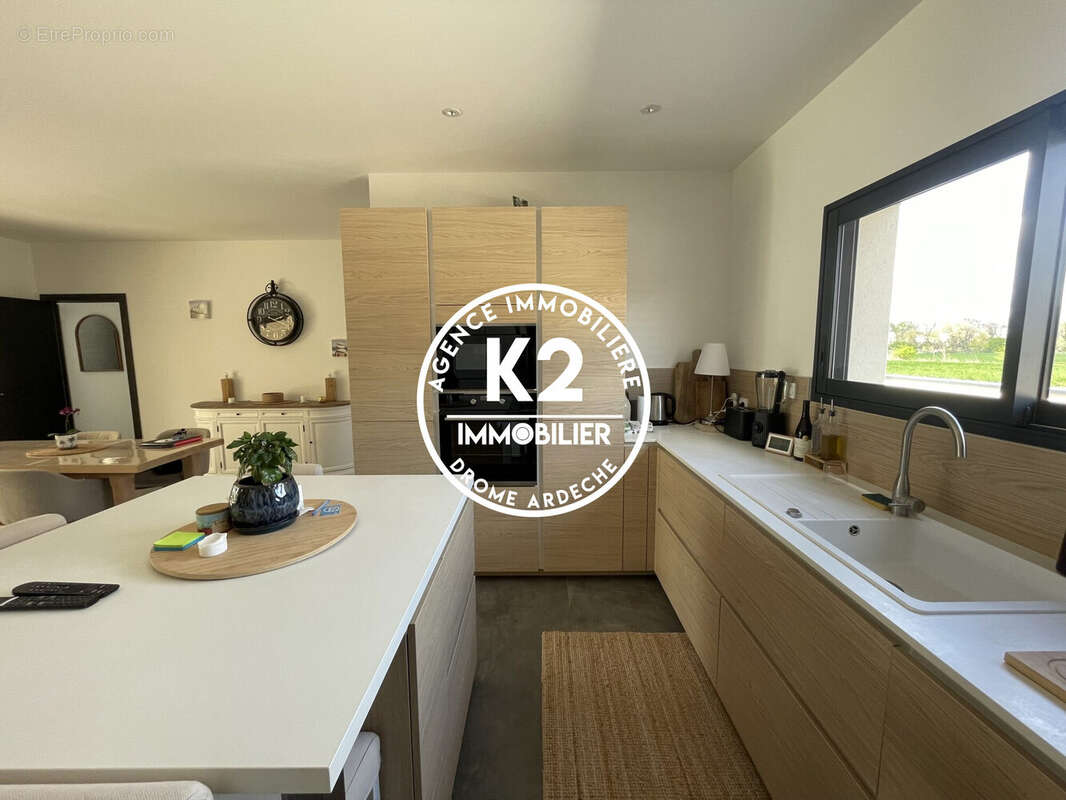 Maison à MONTELIMAR