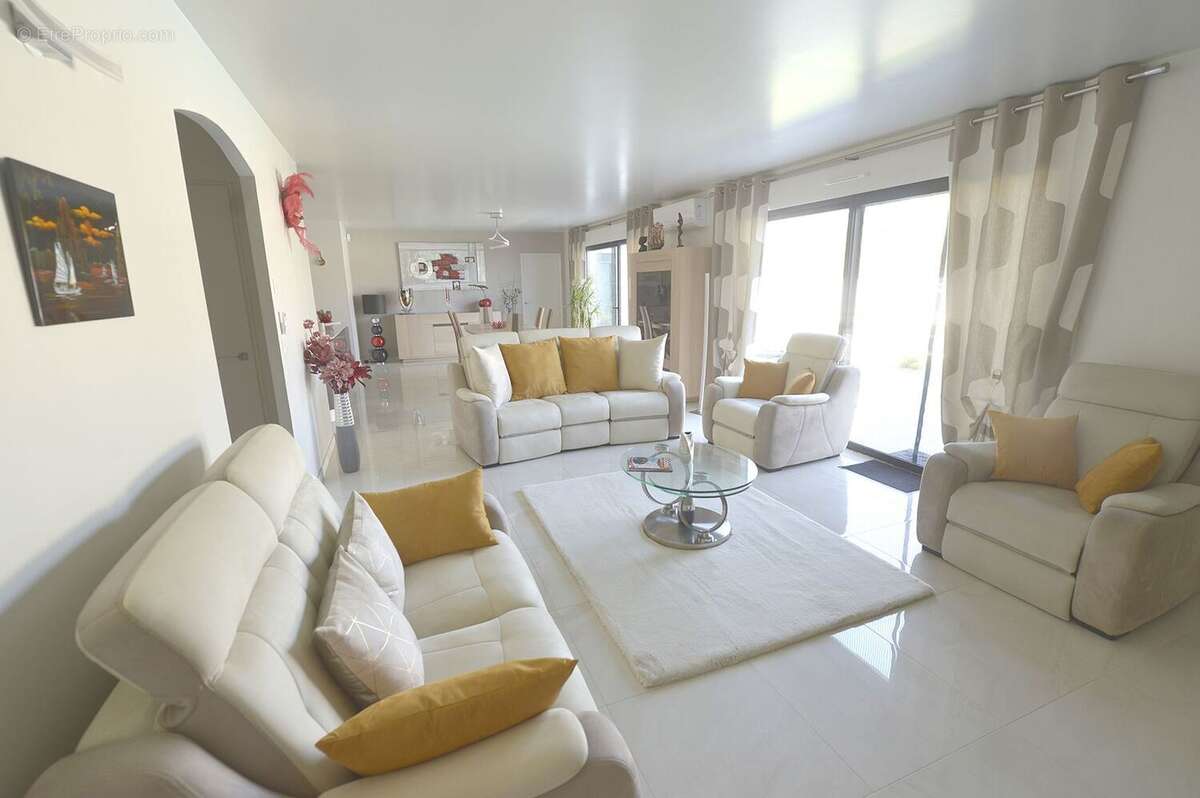 Maison à SAINT-GEORGES-DE-DIDONNE