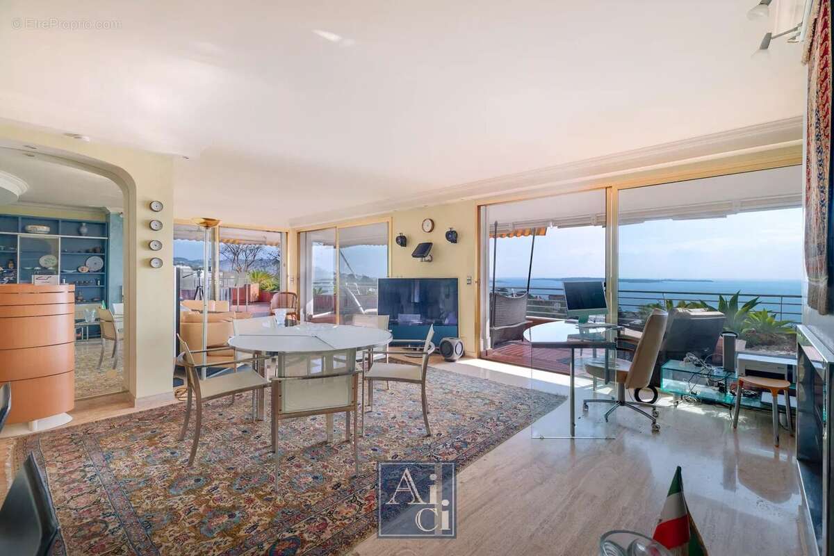 Appartement à CANNES
